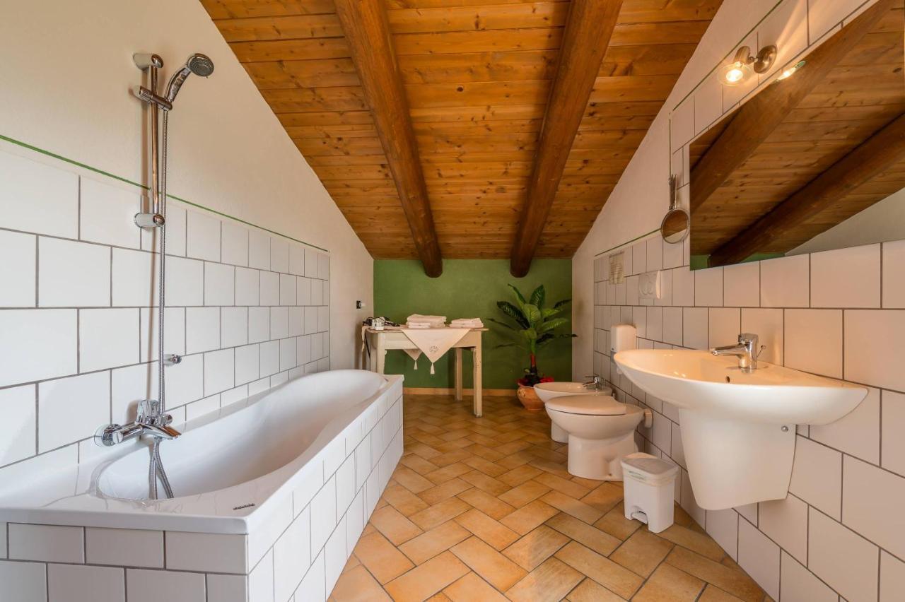 Agriturismo Il Nido Di Bacco Villa Saluzzo Eksteriør billede